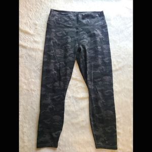 Fabletics Brand. Camo print. L